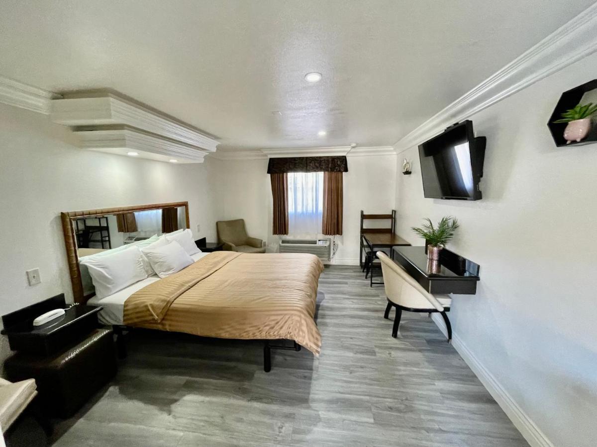 Rodeway Inn Santa Ana Extérieur photo