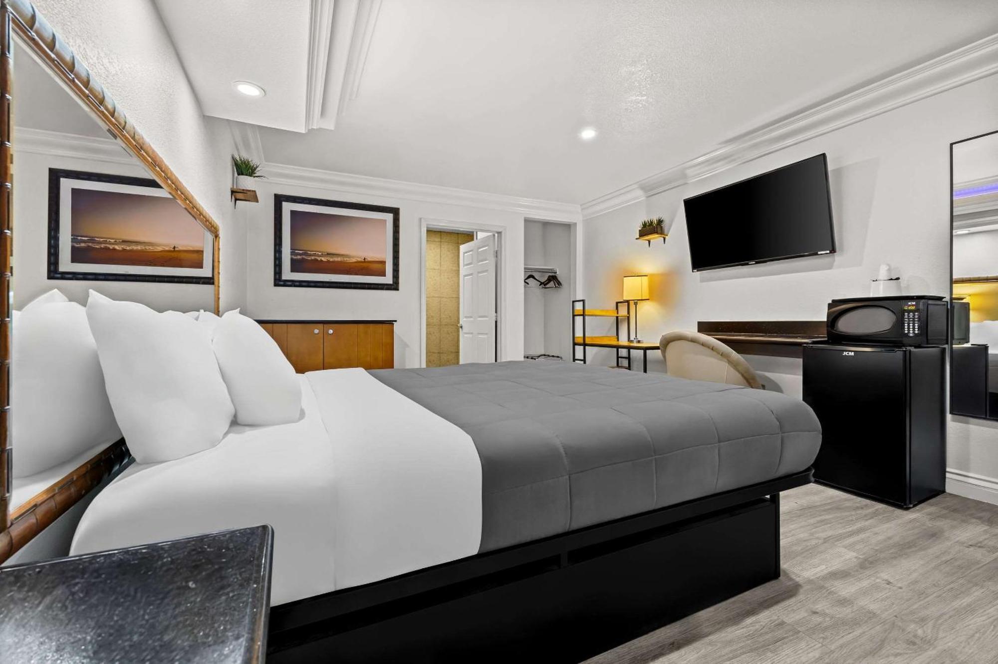 Rodeway Inn Santa Ana Extérieur photo