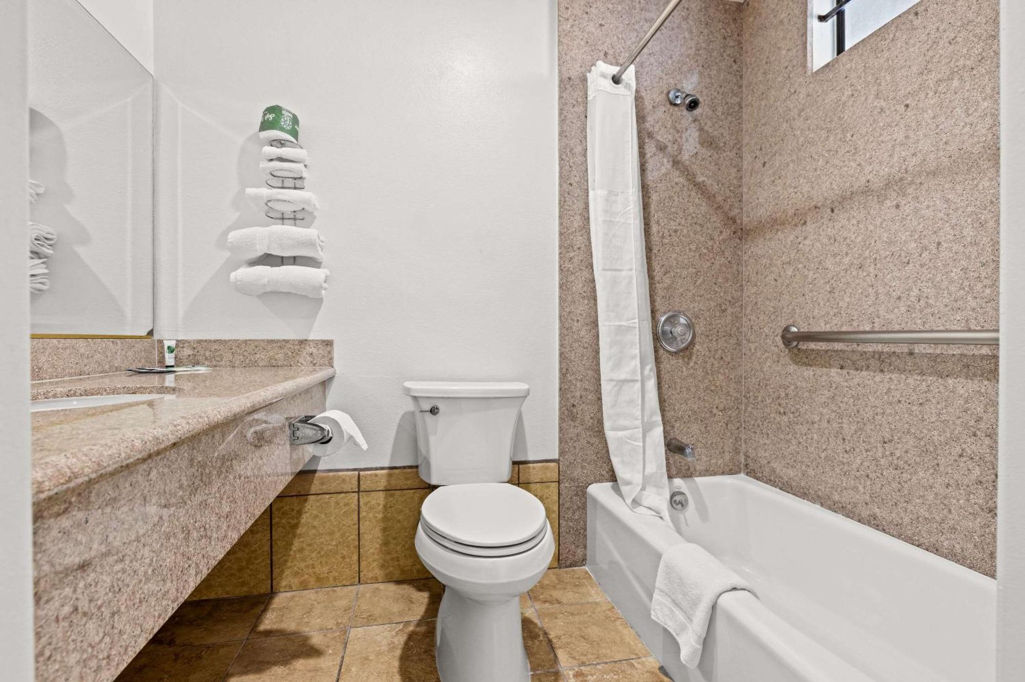 Rodeway Inn Santa Ana Extérieur photo