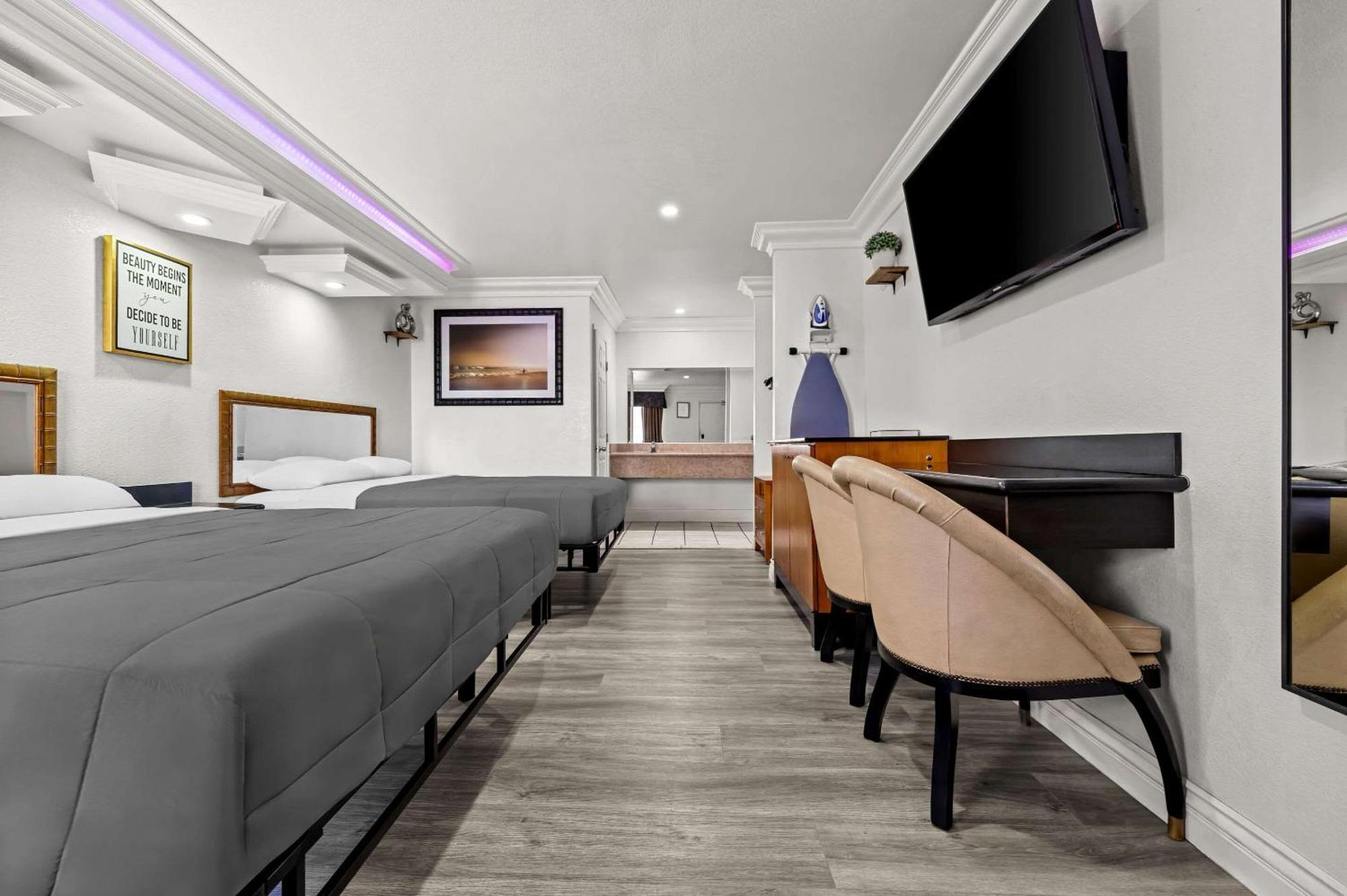 Rodeway Inn Santa Ana Extérieur photo