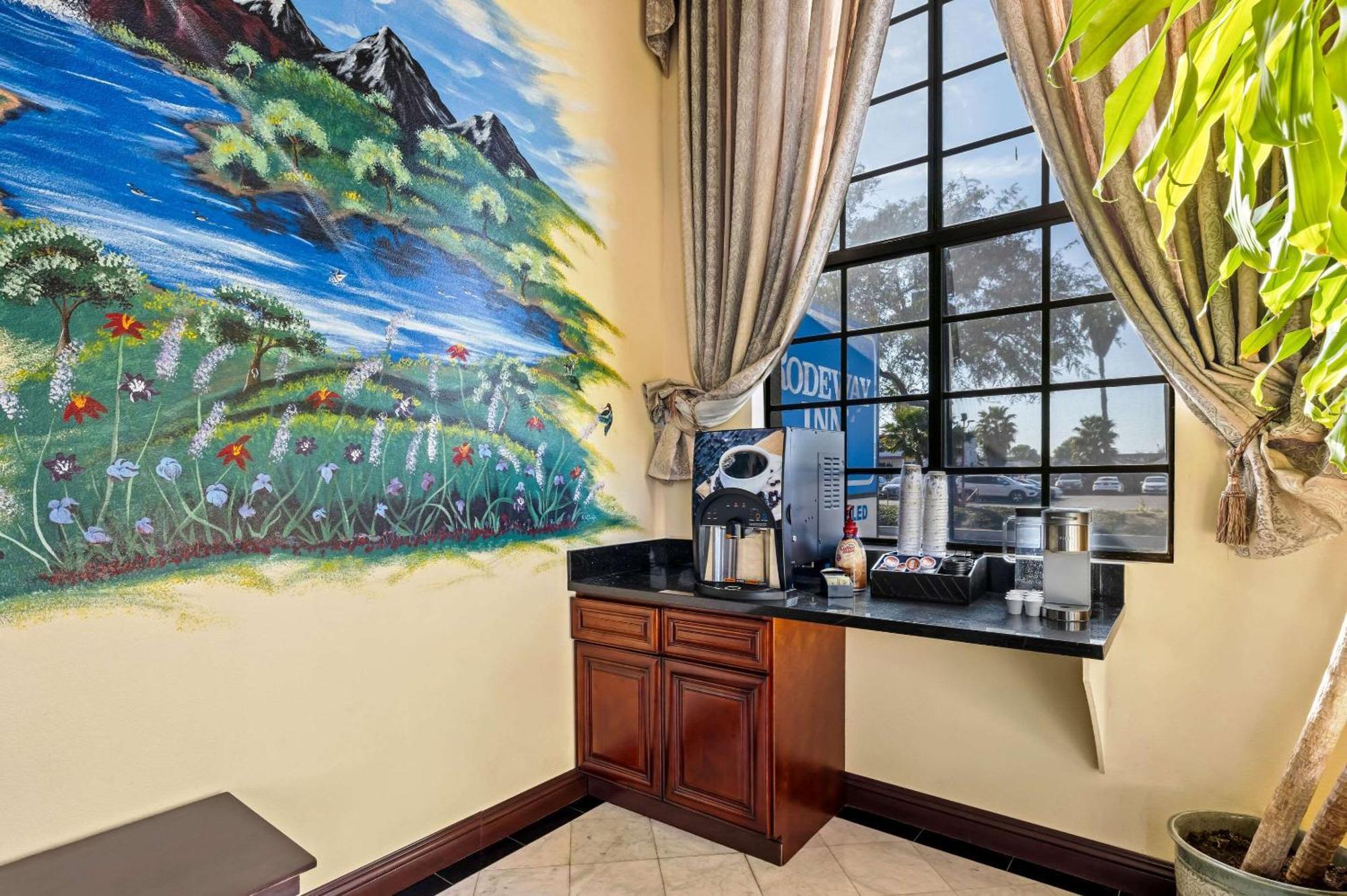 Rodeway Inn Santa Ana Extérieur photo