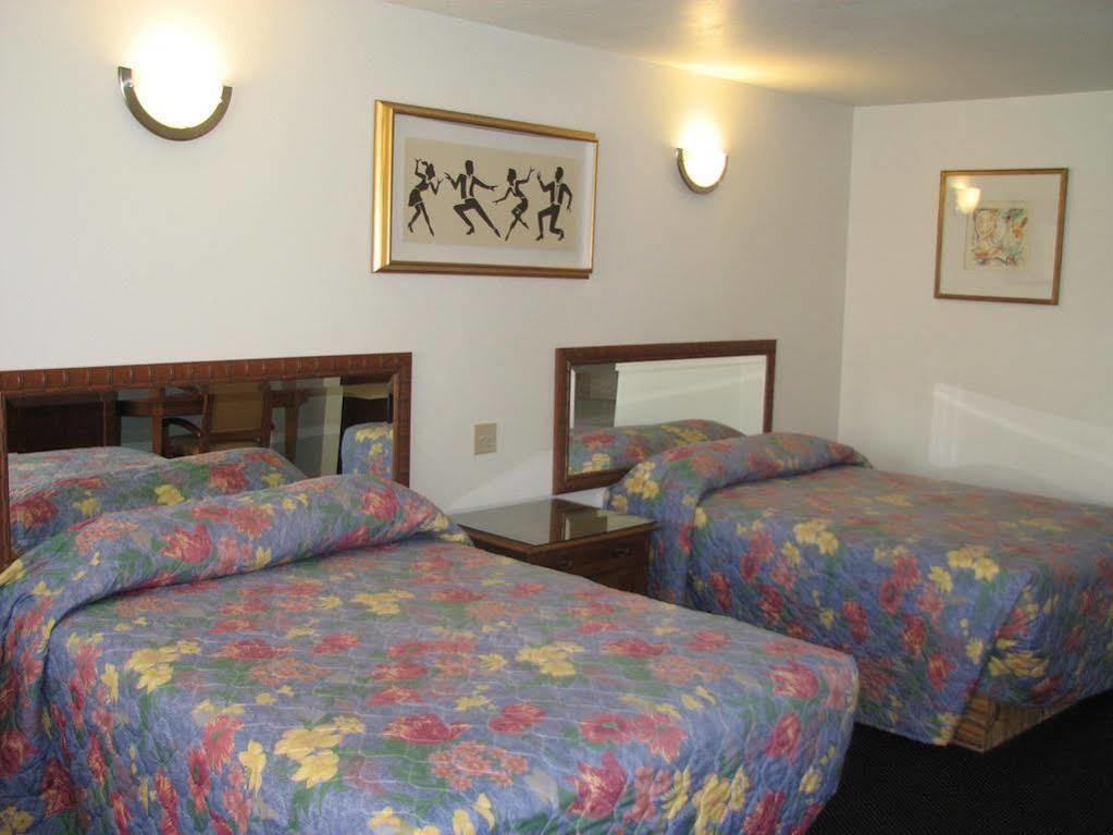 Rodeway Inn Santa Ana Extérieur photo