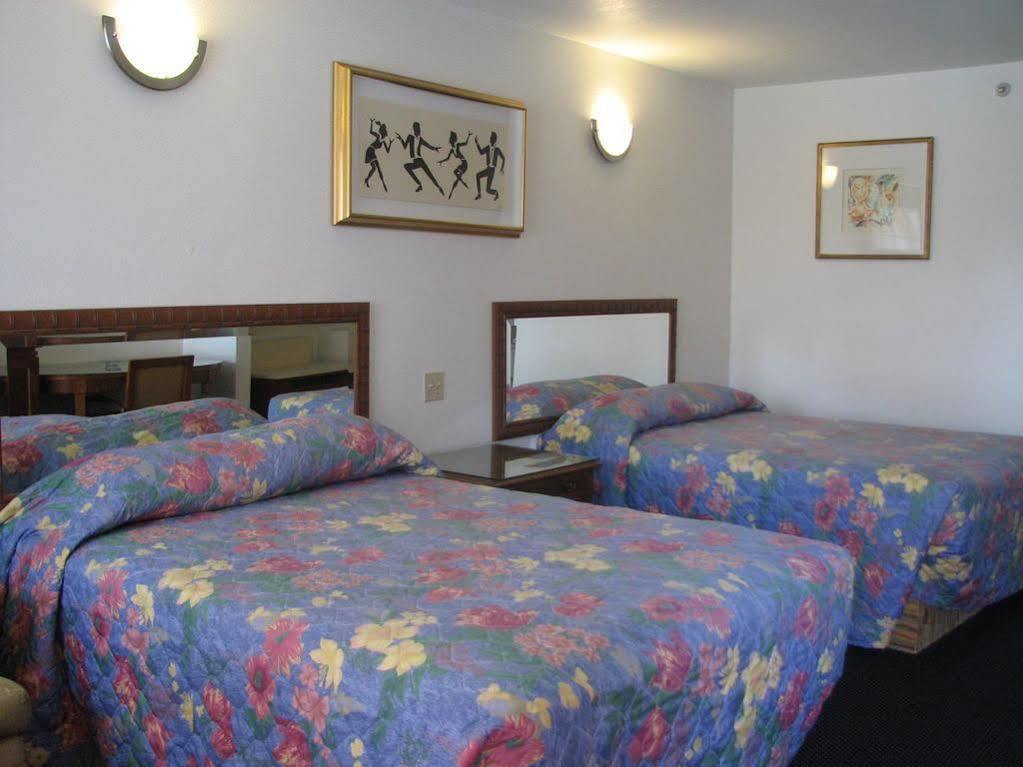 Rodeway Inn Santa Ana Extérieur photo